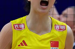 穆古鲁扎回归赛场，连败首场状态亮眼，中国队观众沸腾！的简单介绍