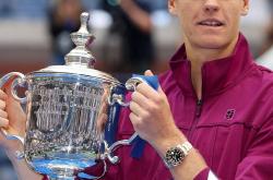 爆冷引发热议！，费德勒在塞尔维亚队比赛中持续失利观众掌声雷动的简单介绍